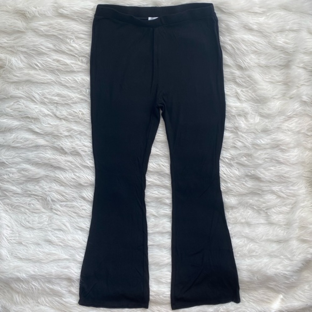 Superdown | Mandy Ribbed Flare Pant View 3